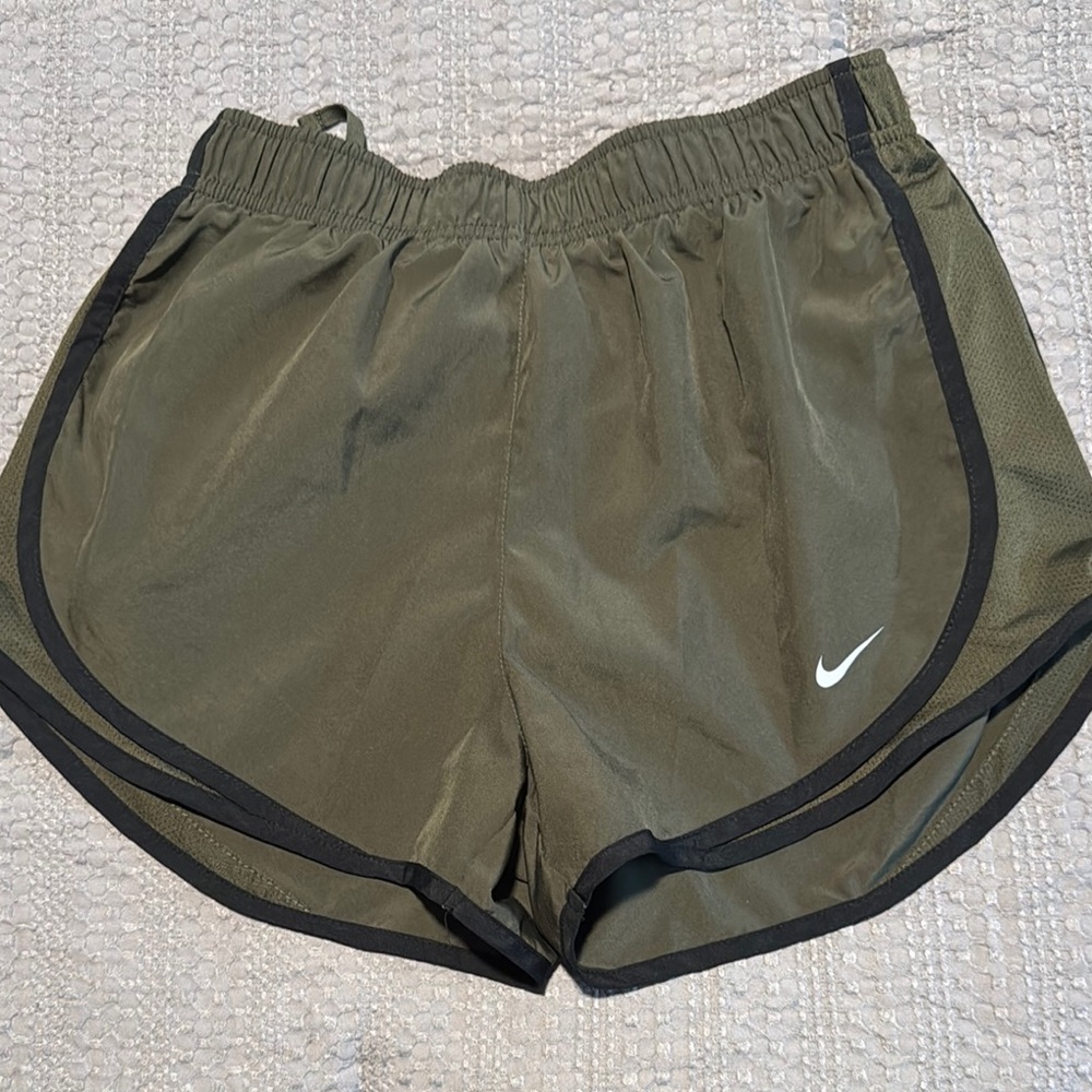Nike Green Athletic Shorts Lightweight Moisture-Wicking